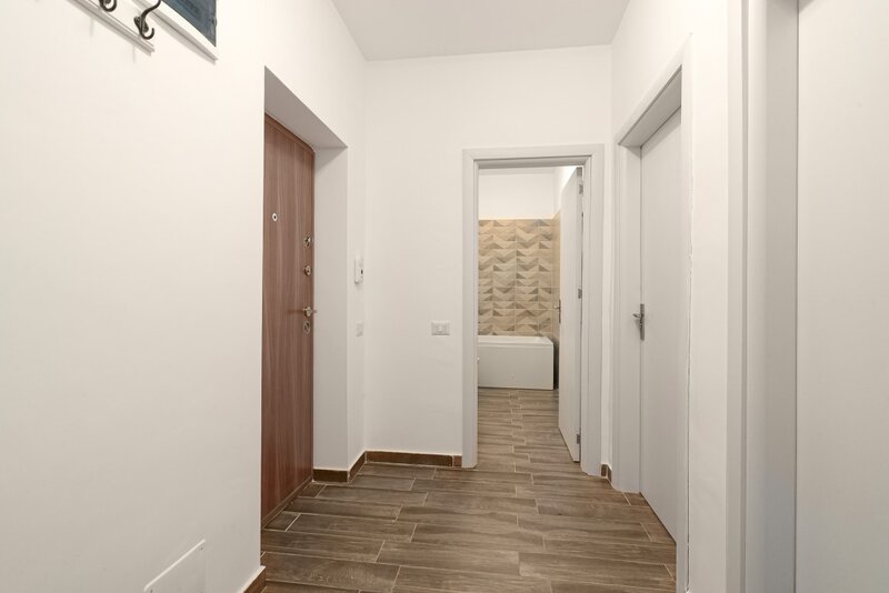 Parcul Teilor, Titan garsoniera