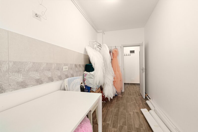 Parcul Teilor, Titan garsoniera