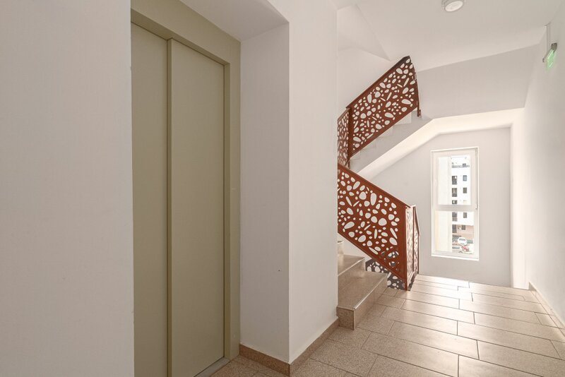 Parcul Teilor, Titan garsoniera